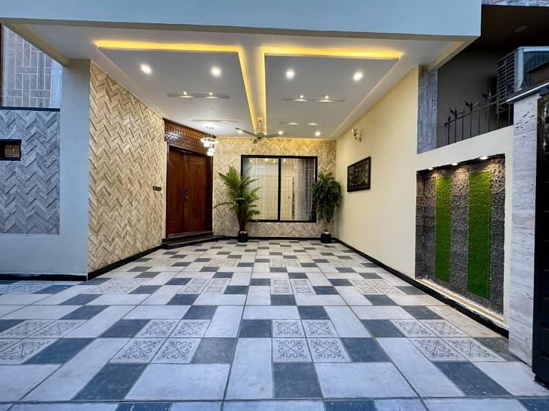 Modern Design Corner 10 Marla House For Sale | Citi Housing Gujranwala 16