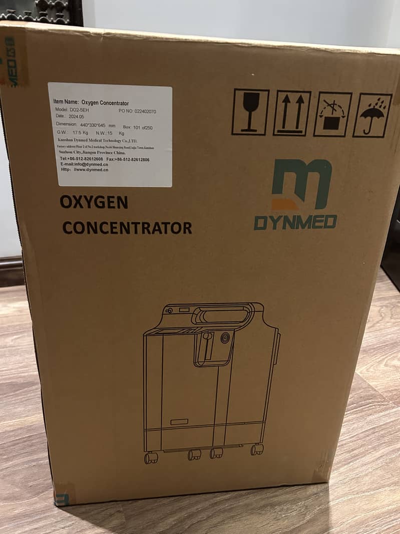 Dynmed Oxygen Concentrator D02-5EH (35 Hour Used) 4