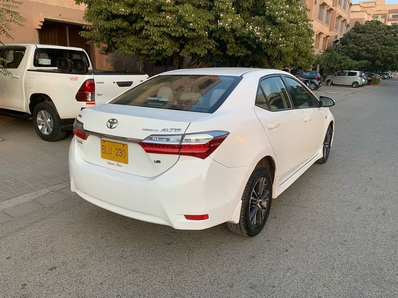 Toyota Corolla Altis 2017 1