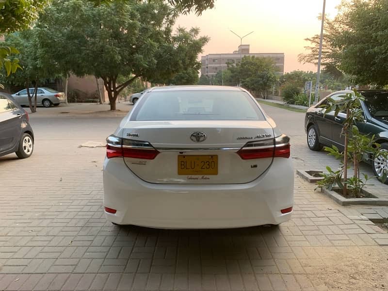 Toyota Corolla Altis 2017 4