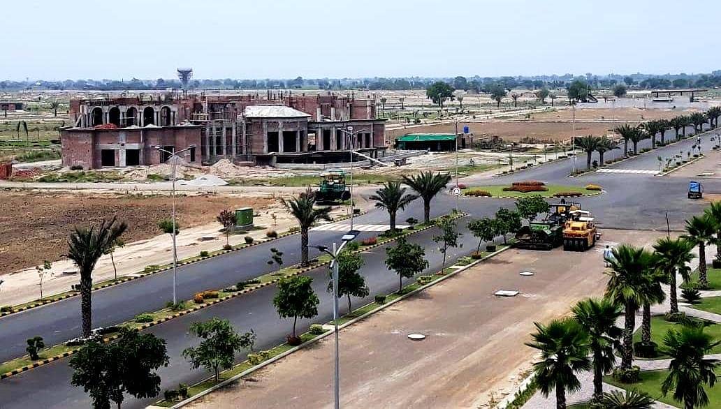 1 Kanal Plot Available On Installment (Royal Palm City Gujranwala) 2