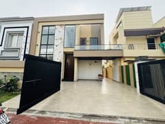 10 Marla Use House Available For Sale In Bahria Town Lahore