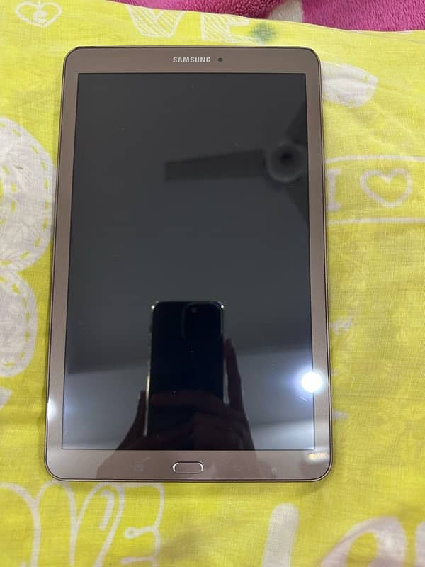 galaxy tab E SM-T561 1