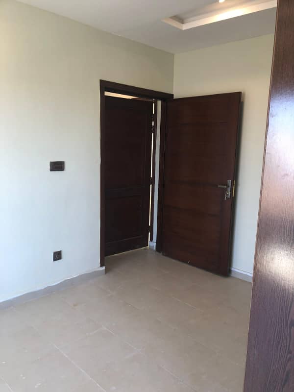 2 bed flat for sale in e-16 islamabad 4