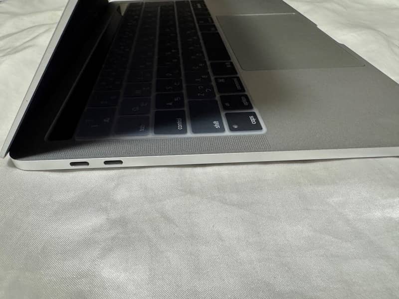 macbook pro 2018 model 1