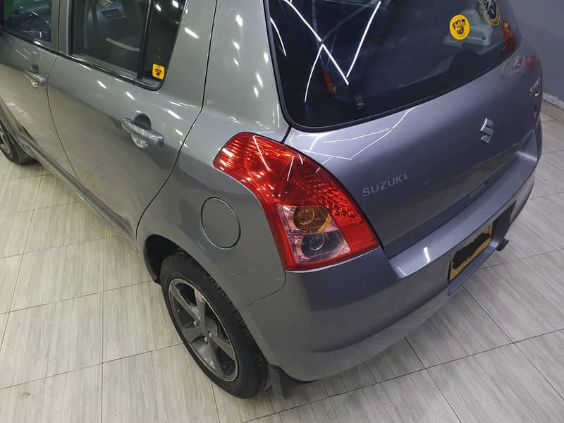 Suzuki Swift DX 1.3 2012 2