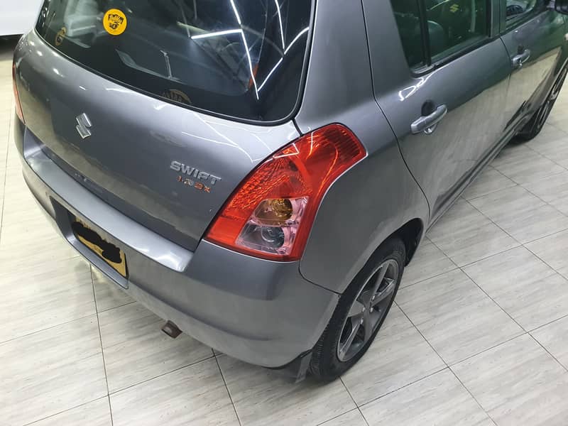 Suzuki Swift DX 1.3 2012 3