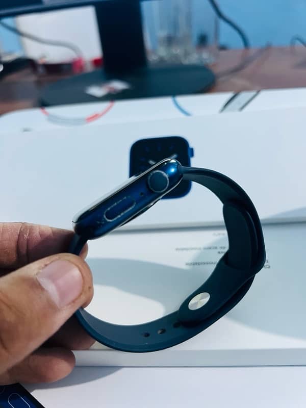 Apple Watch Series 6 44MM Blue 2