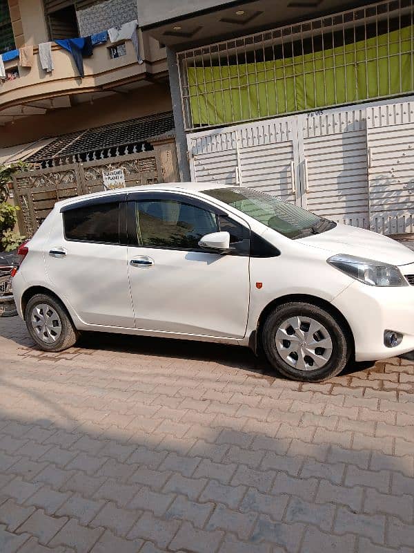 Toyota Vitz 2013 4