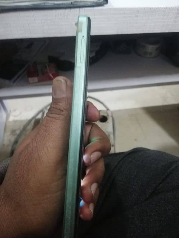 Vivo Y03 urgent sale 4 64 with box 4