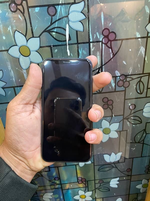 iPhone 11 Pro Pra Approved 10/10 In Condition 5