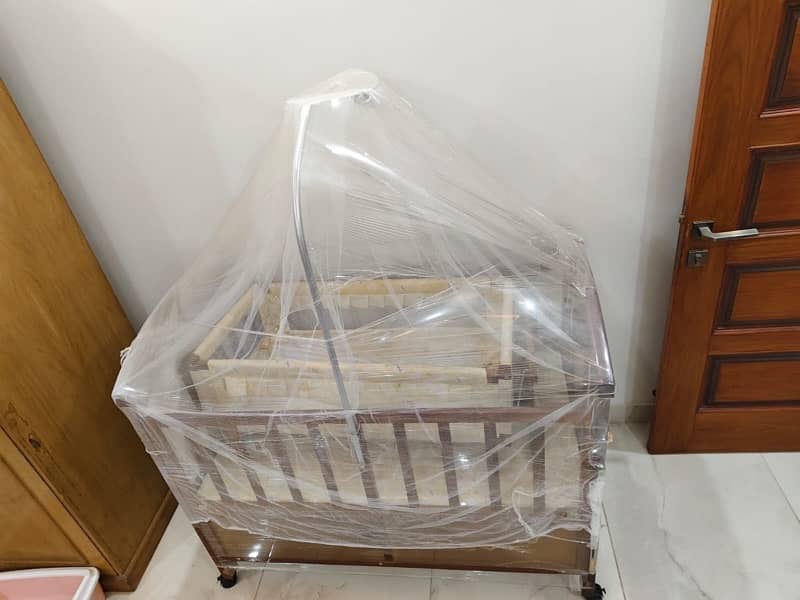 brand new baby cot 0