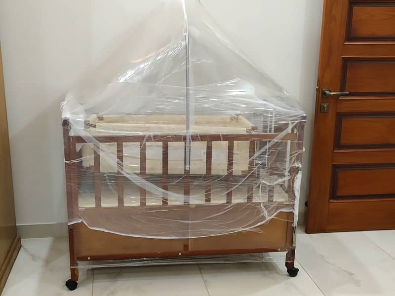 brand new baby cot 5