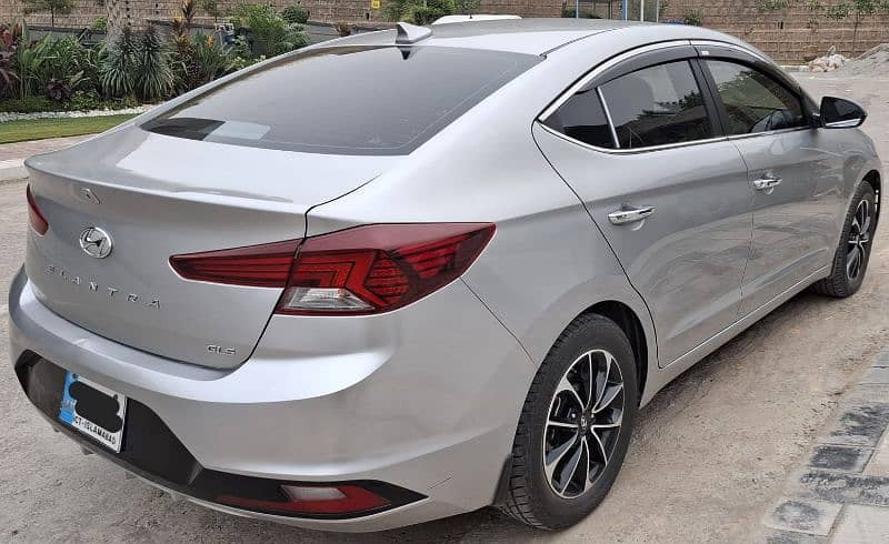 Hyundai Elantra GLS 2024 model 1