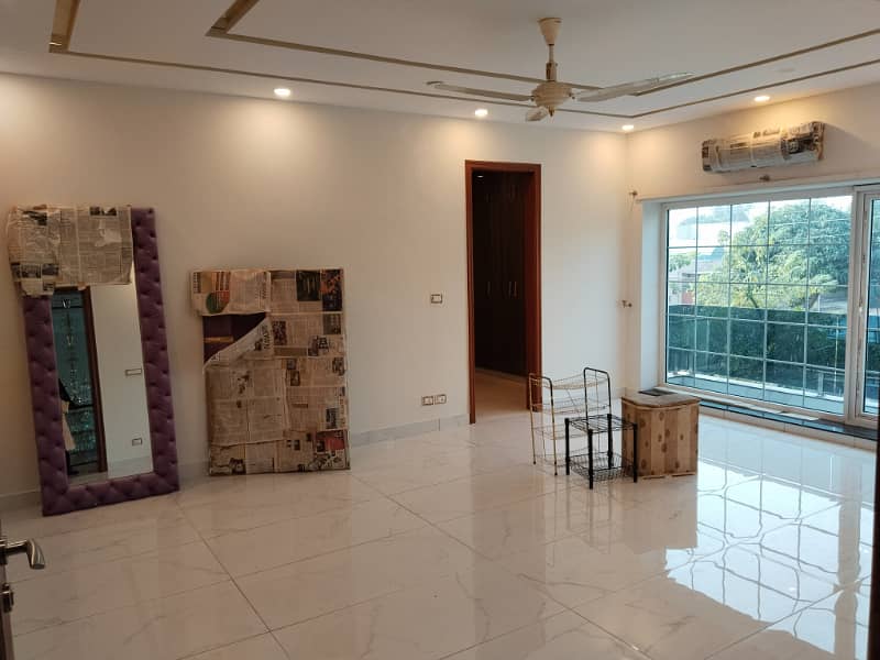 2 Kanal Beautiful Bungalow For Rent near Imtiaz Shopping mall in DHA phase 2, Lahore 9