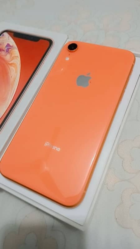 iPhone XR Non PTA 64 GB 4