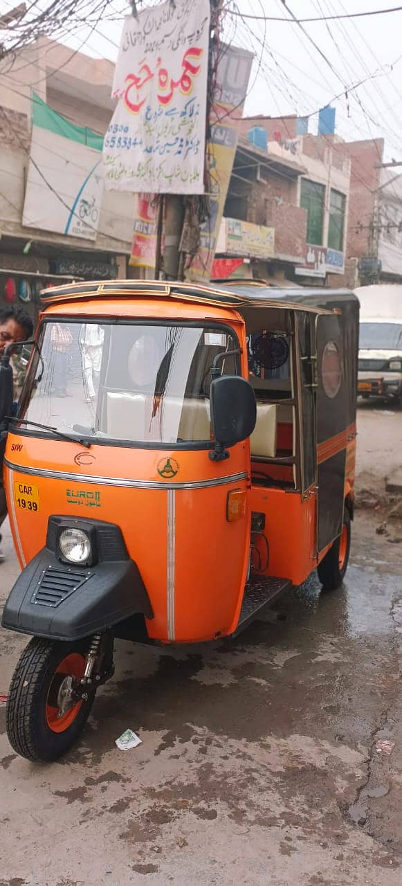 2024 Model Auto Rickshaw – New Condition, Only 4000 km Driven! 4