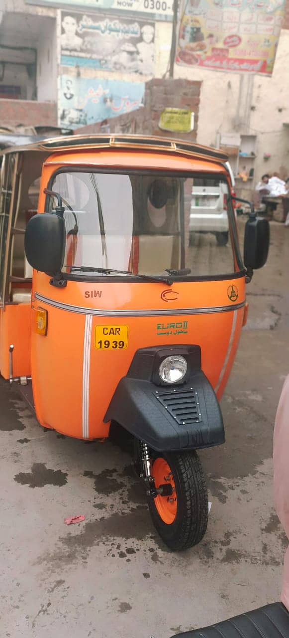 2024 Model Auto Rickshaw – New Condition, Only 4000 km Driven! 5