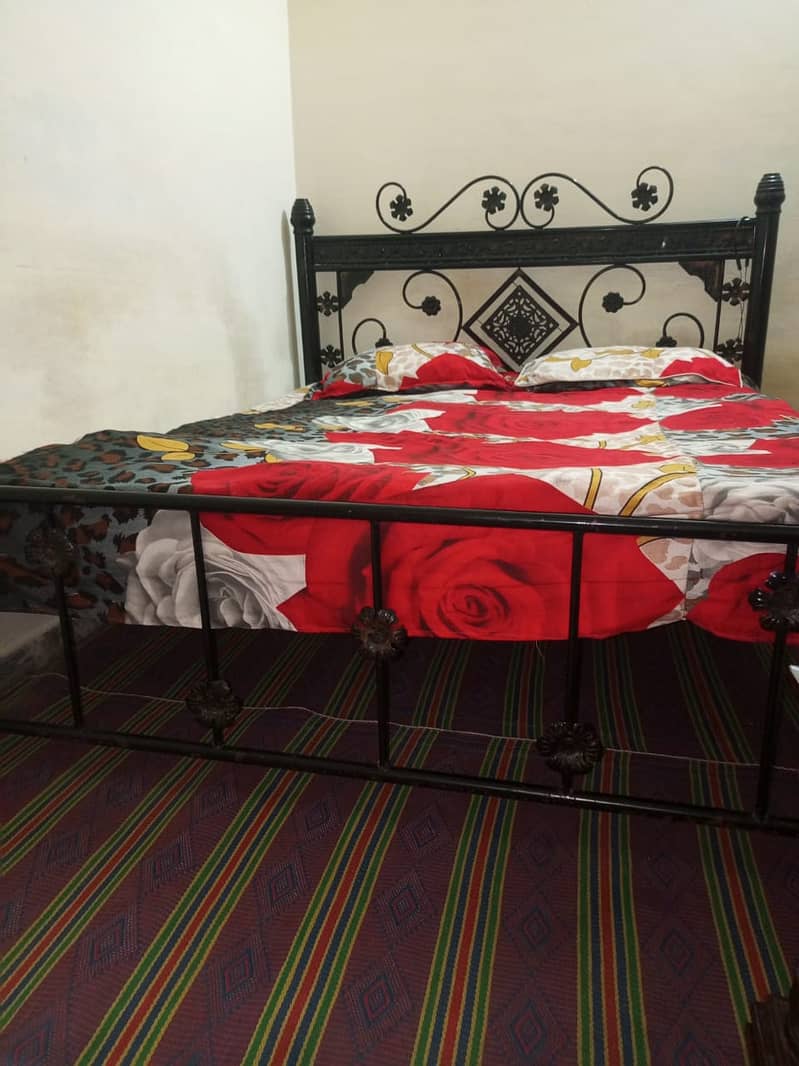 king size iron bed with spring mattress 2