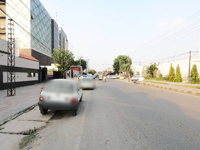 Ideal Prime Location Building In Quaid-e-Azam Industrial Estate Available For Rs. 3800000 5