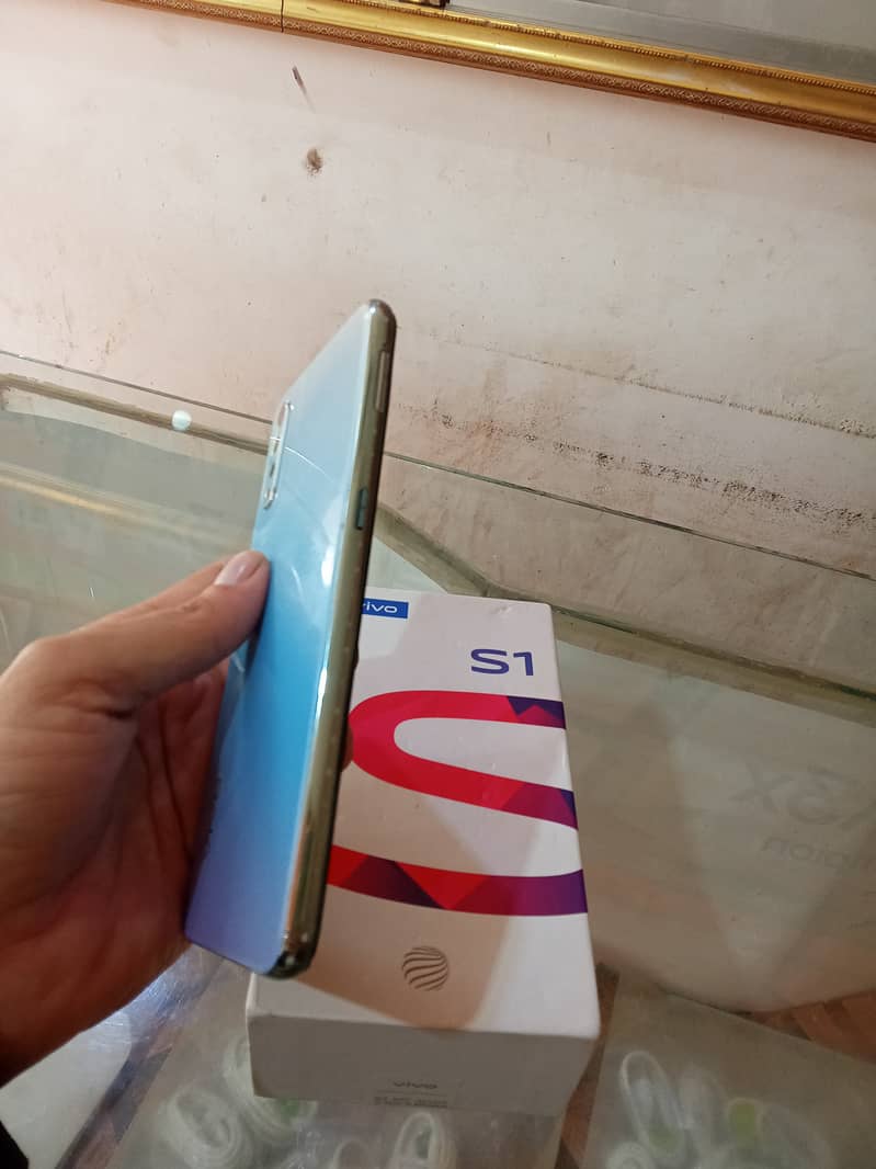 Vivo s1 4 128 complete box 3