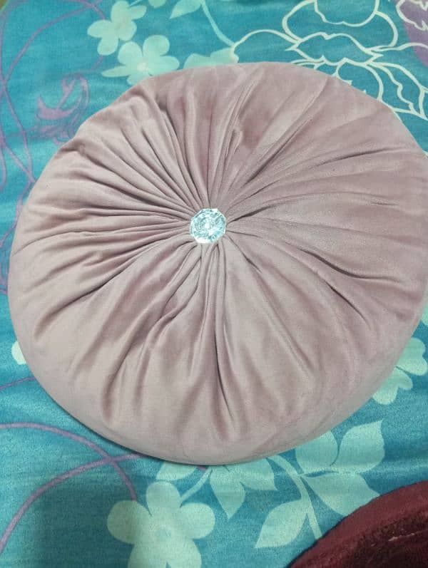 pillow available 0