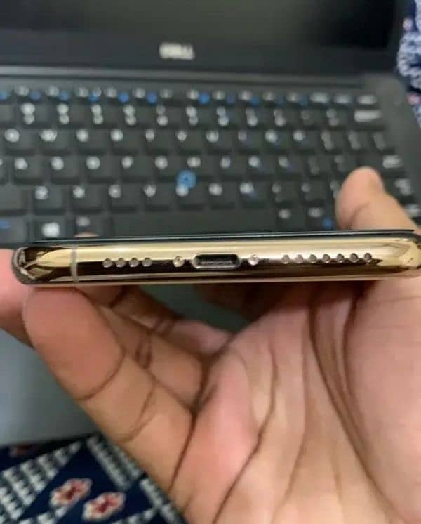 Iphone 11 Pro Max 64 Gb Non PTA 10/10 Condition 3