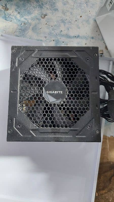 GIGABYTE 850W 80 Plus Gold (REPAIRED) 2