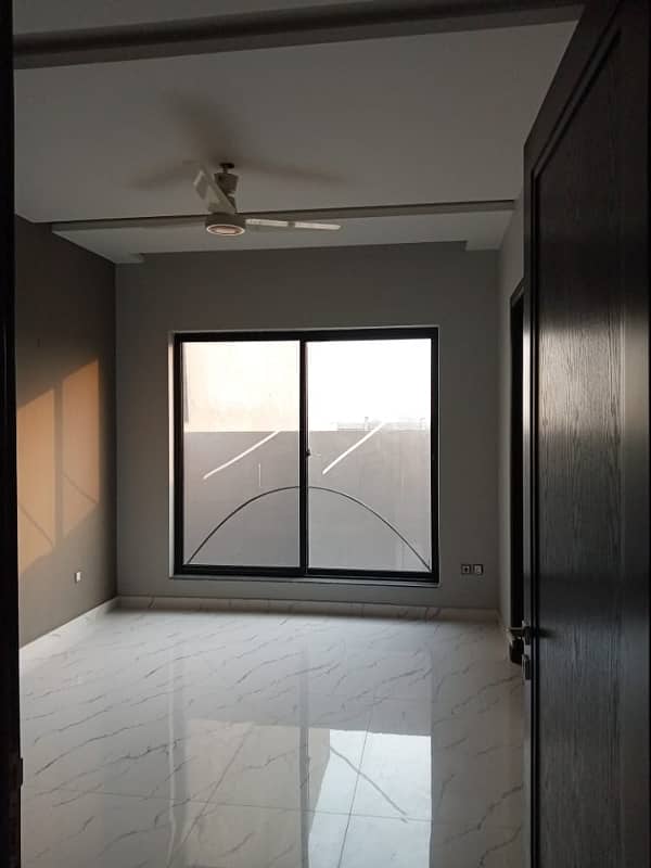 1 Kanal Stunning House For Rent In Phase 5 DHA 29