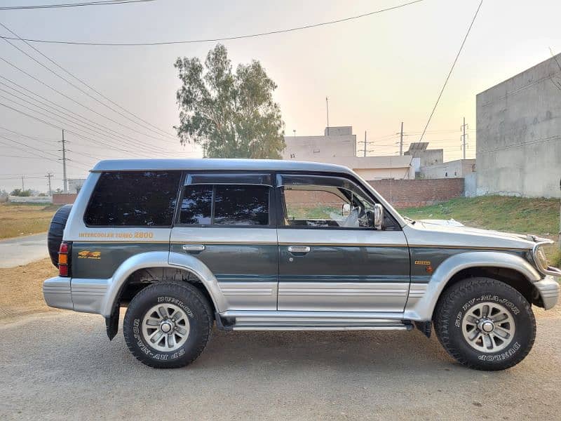 Mitsubishi Pajero 1993 4