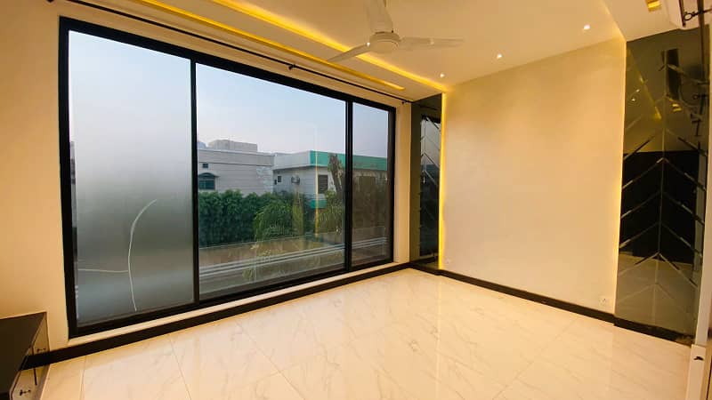 Near To Park 10 Marla Modern Designer Bungalow For Sale 14