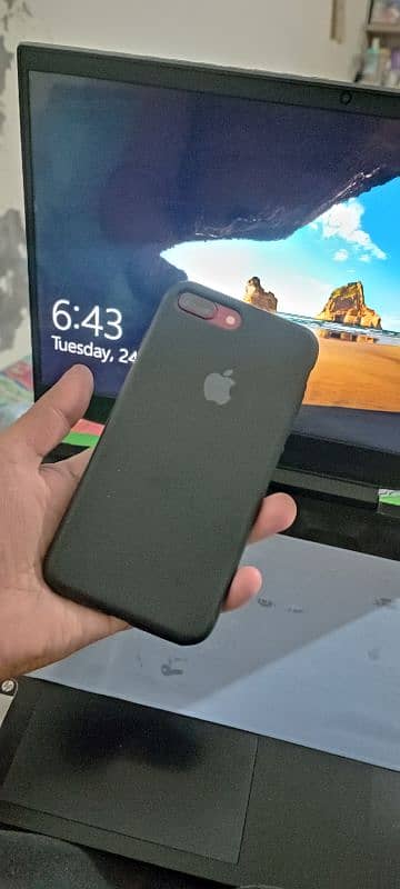 iPhone 8 plus 64gb 6