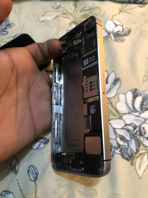 iphone 5s PTA approved only board working 100% available 3