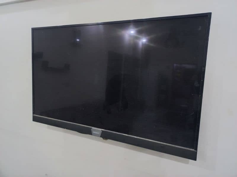 Orient 55"inch led for sale. 0