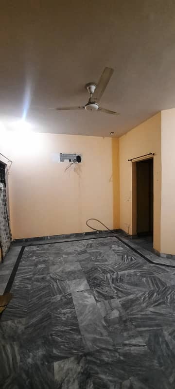 1 KANAL UPPER PORTION FOR RENT IN PUNJAB SOCIETY PHASE TOW COLLEGE ROAD LAHORE 11