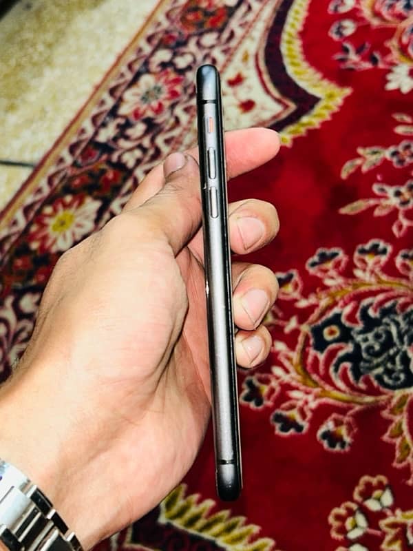 IPHONE 11 2