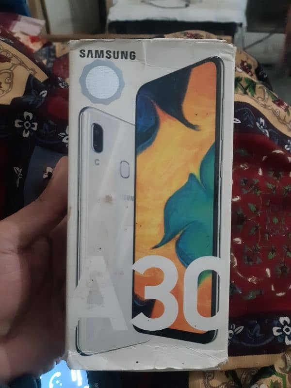 Samsung Galaxy A30 4/64 8