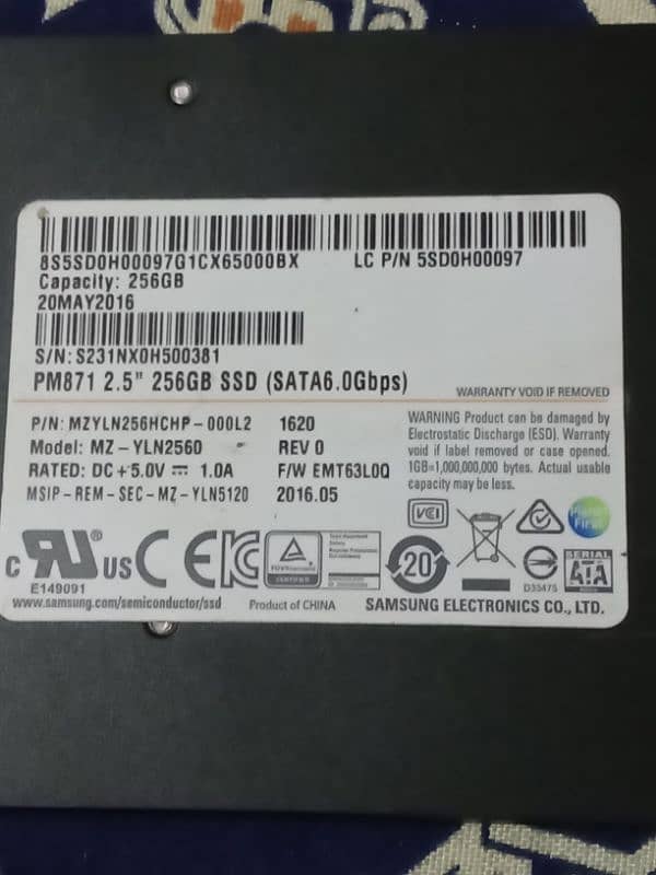 Samsung 256 GB branded SSD 2