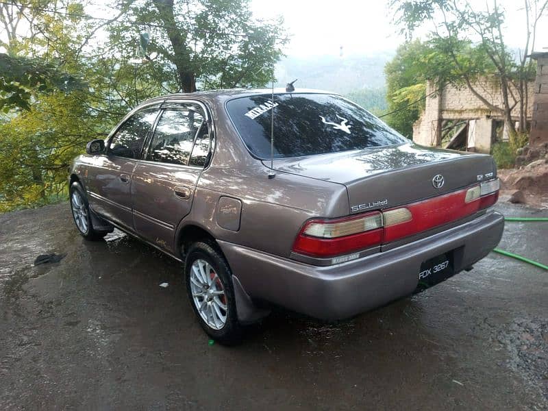 Toyota Corolla XE 2000 11