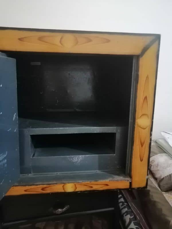 Metal safe 4