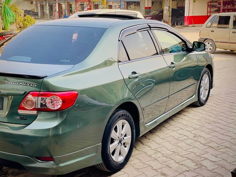 Toyota Corolla Altis 2011 3