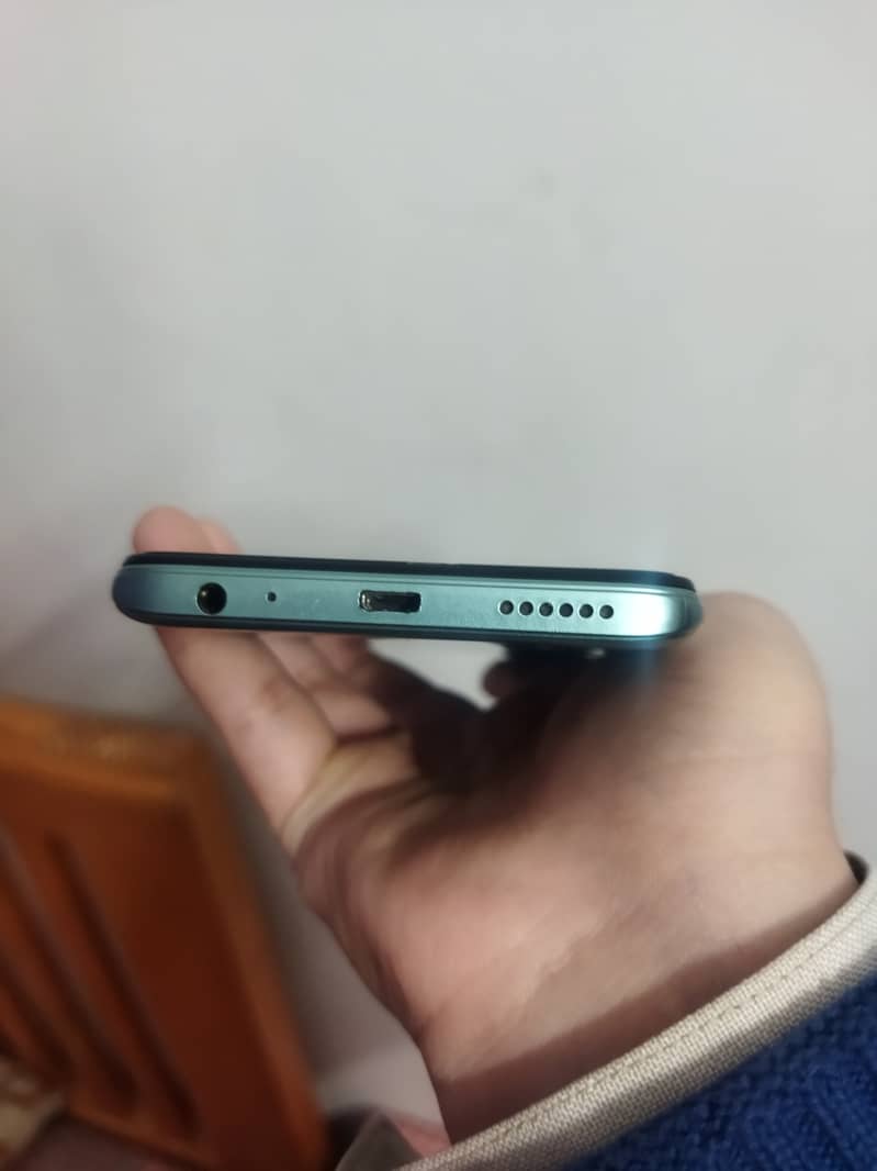 Infinix HOT 12i 6/128 Slightly used 2