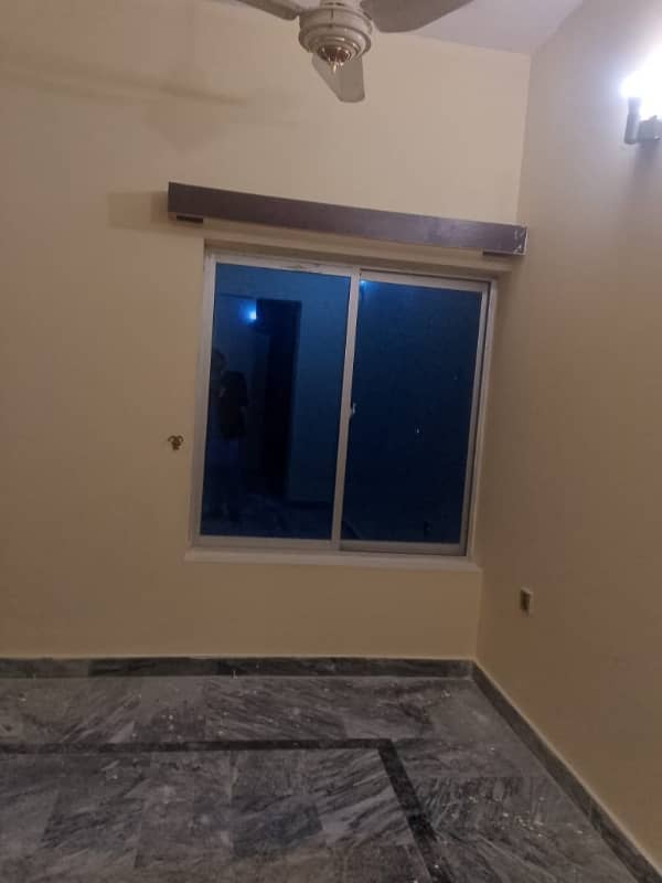 Kanal Upper Portion For Rent Gulshan Lhr society Near Wapda Town Tariq Garden 7