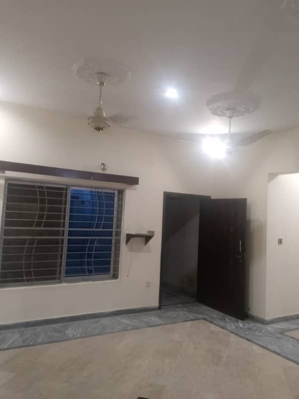 Kanal Upper Portion For Rent Gulshan Lhr society Near Wapda Town Tariq Garden 9