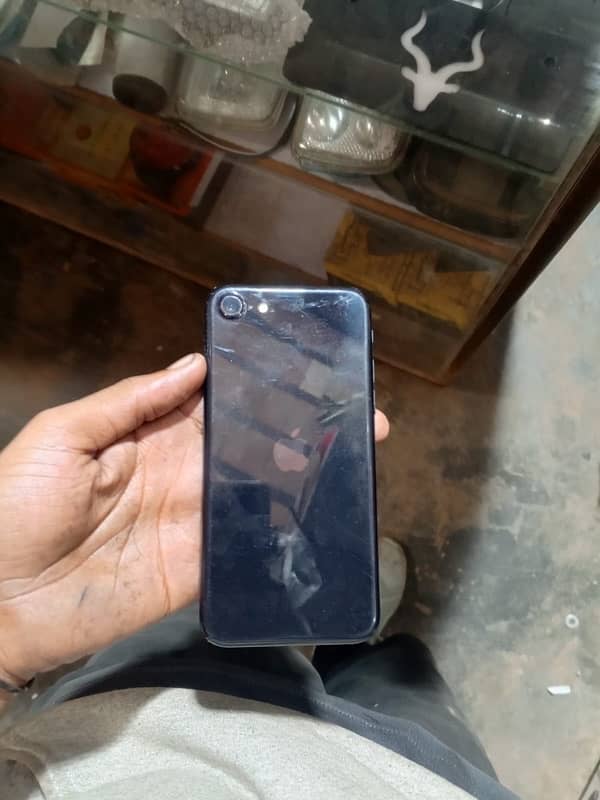 I phone se 2020  condition 10 by 9 4