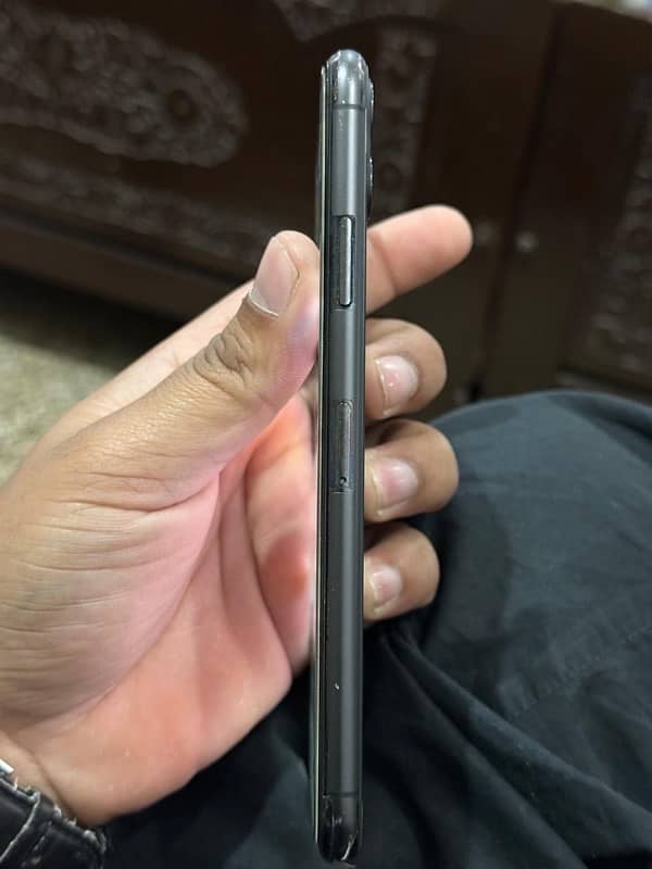 iphone 11 pro max PTA Approved 2