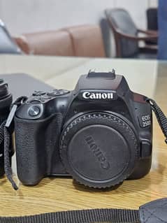 Canon 250D with 50 mm+18/55 lense rarely used