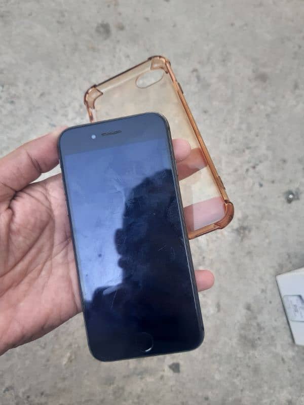 iPhone 8 good condition 3