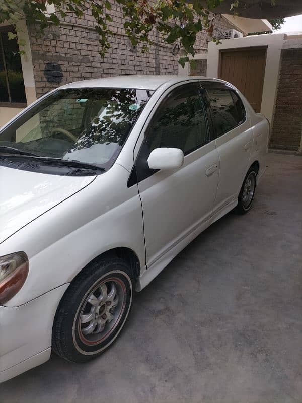 Toyota Platz 2002 1