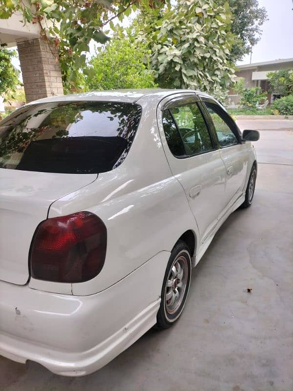 Toyota Platz 2002 4